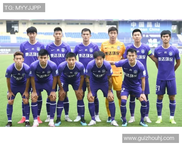 建业队迎战天津泰达全力争胜展现球队实力与斗志