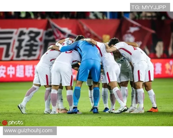 恒大与香港对决球迷热情高涨精彩瞬间回顾视频分享