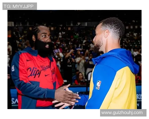 戴维斯与西蒙斯对决分析：谁能在NBA赛场上更胜一筹