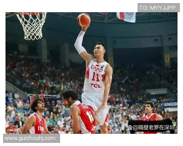 易建联：从篮球场上的传奇到生活中的榜样，探寻他的奋斗与坚持之路