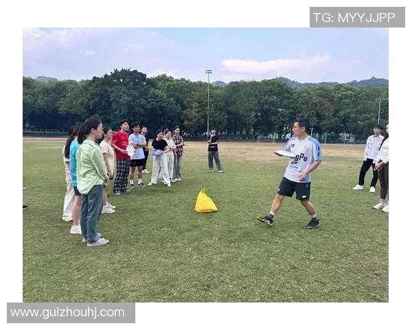 飞盘盛宴:深入南京飞盘队的训练与竞技之旅 飞盘盛宴:深入南京飞盘队的训练与竞技之旅