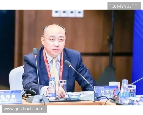 张帆的成长之路：从普通少年到杰出领袖的奋斗故事与人生启示